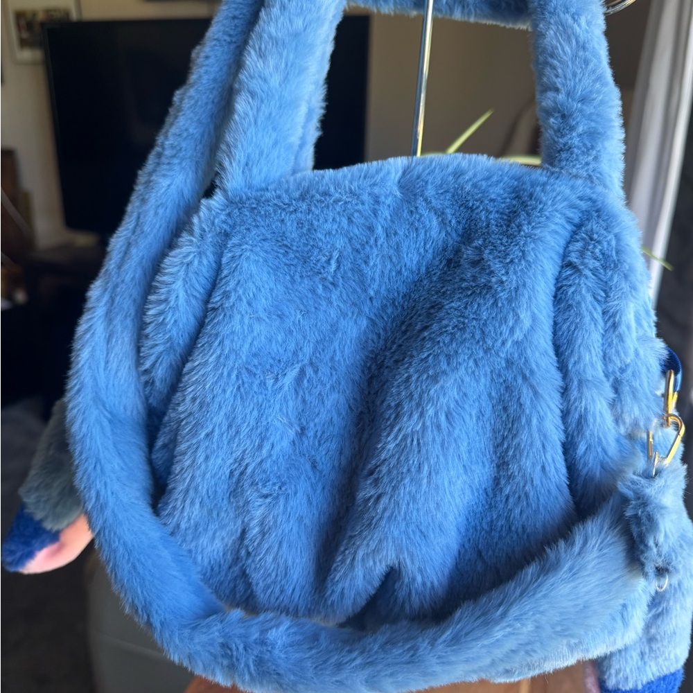 Disney’s Stitch Plush Purse With Detachable Crossbody Strap and Bonus Bag Charm - Picture 2 of 4